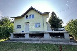 NOVA KIĆA SA DVA STANA ZASEBNI ULAZI , GRAČAC, Gračac, House