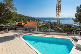 OPATIJA, luksuzan stan 2S+DB s pogledom na more u novogradnji s bazenom (P2), Opatija, Διαμέρισμα