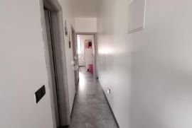 PROSTRAN penthouse 144m2 U SVETOJ KLARI- s terasama i 2 parkirna mjesta!!!, Novi Zagreb - Zapad, Flat