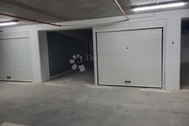 GARAŽA/SPREMIŠTE/SKLADIŠTE U BLIZINI HEINZELOVE - 18,05 m2, Peščenica - Žitnjak, Garage