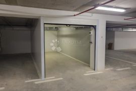 GARAŽA/SPREMIŠTE/SKLADIŠTE U BLIZINI HEINZELOVE - 19,19 m2, Peščenica - Žitnjak, Garage