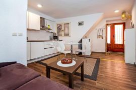 ROVINJ – lijep prizemni stan u srcu starog grada, Rovinj, Apartamento