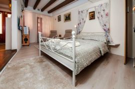 ROVINJ – lijep prizemni stan u srcu starog grada, Rovinj, Flat