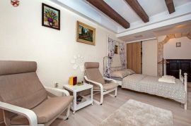 ROVINJ – lijep prizemni stan u srcu starog grada, Rovinj, Flat