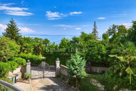 OPATIJA, vila s pogledom na more i velikom okućnicom, Opatija, Casa