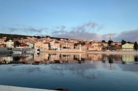 OTOK UNIJE ROBINZONSKA KUĆICA, Mali Lošinj, بيت