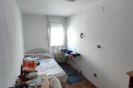 Dobra prilika, trosobni stan u Splitu sa garažom na Pazdigradu!, Split, Appartment