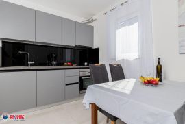 ISTRA,LABIN,RABAC, DVA STANA SA DVORIŠTEM, Labin, Apartamento