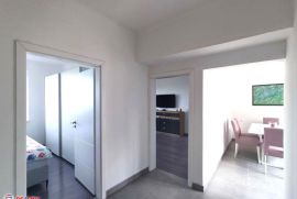 ISTRA,LABIN,STAN 51 M2 SA GARAŽOM U CENTRU GRADA, Labin, Wohnung