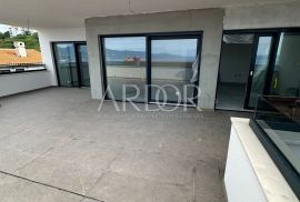 Drenova, penthouse 100m2 sa čarobnim pogledom, Rijeka, Apartamento