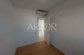 Novalja, nogradnja, stan u prizemlju 309 m2!, Novalja, Apartamento