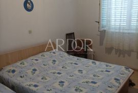 Otok Rab, kuća prvi red do mora sa pet apartmana, Rab, Casa