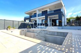 Kostrena, vila sa bazenom, 150m2, Najam, Kostrena, بيت