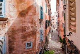 Rovinj strogi centar, kuća sa šest stanova, Rovinj, Kвартира