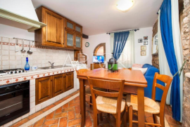 Rovinj strogi centar, kuća sa šest stanova, Rovinj, Flat