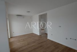 Crikvenica, stan u novogradnji 122 m2, Crikvenica, Wohnung