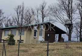 Lokve, kućica iznad jezera s predivnim pogledom, Lokve, House