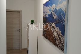 Pula-Medulin trosoban stan 800 m od mora, Medulin, Appartement