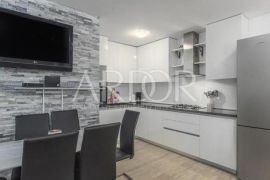 Istra, Novigrad, stan sa vrtom i parkirnim mjestom, Novigrad, Appartment