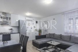 Istra, Novigrad, stan sa vrtom i parkirnim mjestom, Novigrad, Apartamento