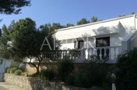 Otok Cres, Martinšćica, kuća za adaptaciju, Cres, House