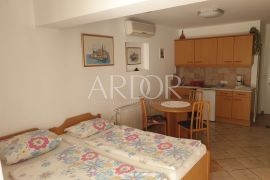 Rovinj, apartmanska kuća drugi red do mora!, Rovinj, Kuća