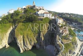 Vrbnik, kuća na litici, Vrbnik, Ev