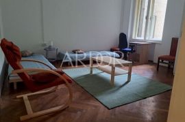 Strossmayerova ulica, dva stana, zgrada sa liftom, Rijeka, Appartement