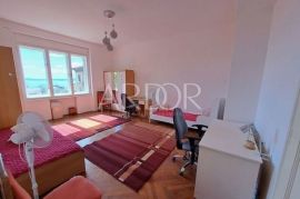 Strossmayerova ulica, dva stana, zgrada sa liftom, Rijeka, Appartment