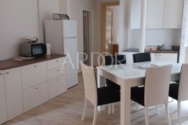 Strossmayerova ulica, dva stana, zgrada sa liftom, Rijeka, Appartment