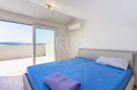 Cres, stan sa galerijom, Cres, Appartement