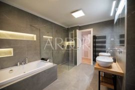 OPATIJA - POBRI, moderan stan u vili sa bazenom, Opatija - Okolica, Apartamento