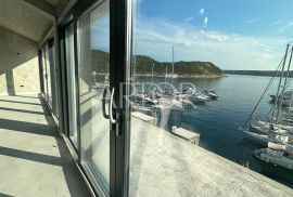 Jadranovo, penthouse 1.red do mora, sa garažnim mjestom!, Crikvenica, Appartamento