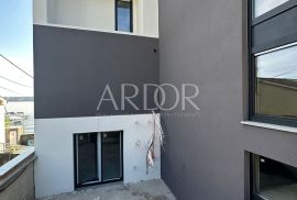 Jadranovo, novogradnja 1.red do mora, stan 2!, Crikvenica, Appartment