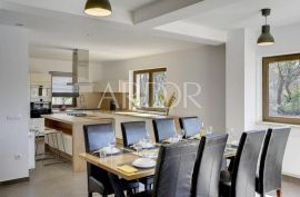 Rovinjsko Selo, villa 385 m2, Rovinj, Famiglia