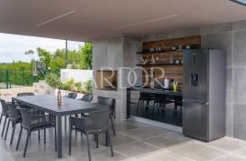 Poreč, moderna villa 203 m2, Poreč, Maison