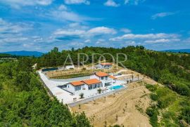 Istra, luksuzna villa sa 20000 m2 okućnice, Cerovlje, Casa