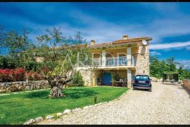 Otok Krk, predivna kuća sa bazenom, Dobrinj, House