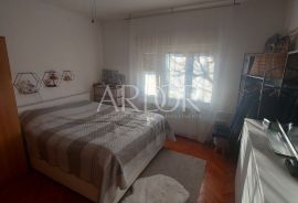 TRSAT, ETAŽA SA BALKONOM I OKUĆNICOM, Rijeka, Appartement