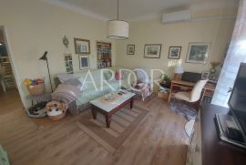 TRSAT, ETAŽA SA BALKONOM I OKUĆNICOM, Rijeka, Apartamento