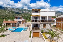 Seline, impozantna villa, Starigrad, House