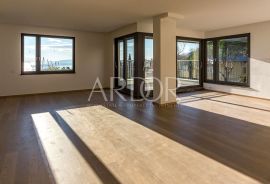 Opatija, ekskluzivni stan br.1 sa terasom, Opatija, Appartement