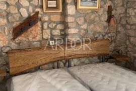 CRIKVENICA, zaleđe, ŠARMANTNA KAMENA VILA SA BAZENOM, Vinodolska Općina, House