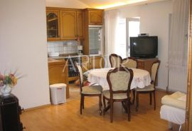 CRIKVENICA CENTAR -KUĆA S APARTMANIMA, Crikvenica, Haus