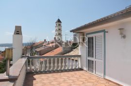 CRIKVENICA CENTAR -KUĆA S APARTMANIMA, Crikvenica, Дом