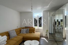 Vila sa pogledom i apartmanima, Opatija, Maison