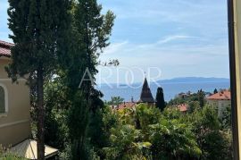 Vila sa pogledom i apartmanima, Opatija, Famiglia