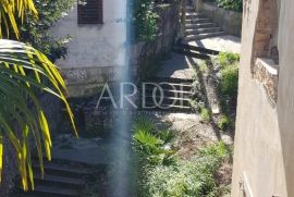 OPATIJA, kuća u fazi adaptacije s prostranom okućnicom, Opatija, House