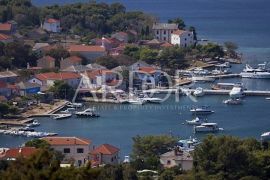 MALI LOŠINJ, ILOVIK - ZEMLJIŠTE, Mali Lošinj, Zemljište