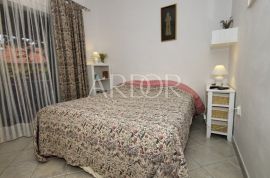 MALI LOŠINJ ARTATORE, 2 APARTMANA sa okućnicom, Mali Lošinj, Flat